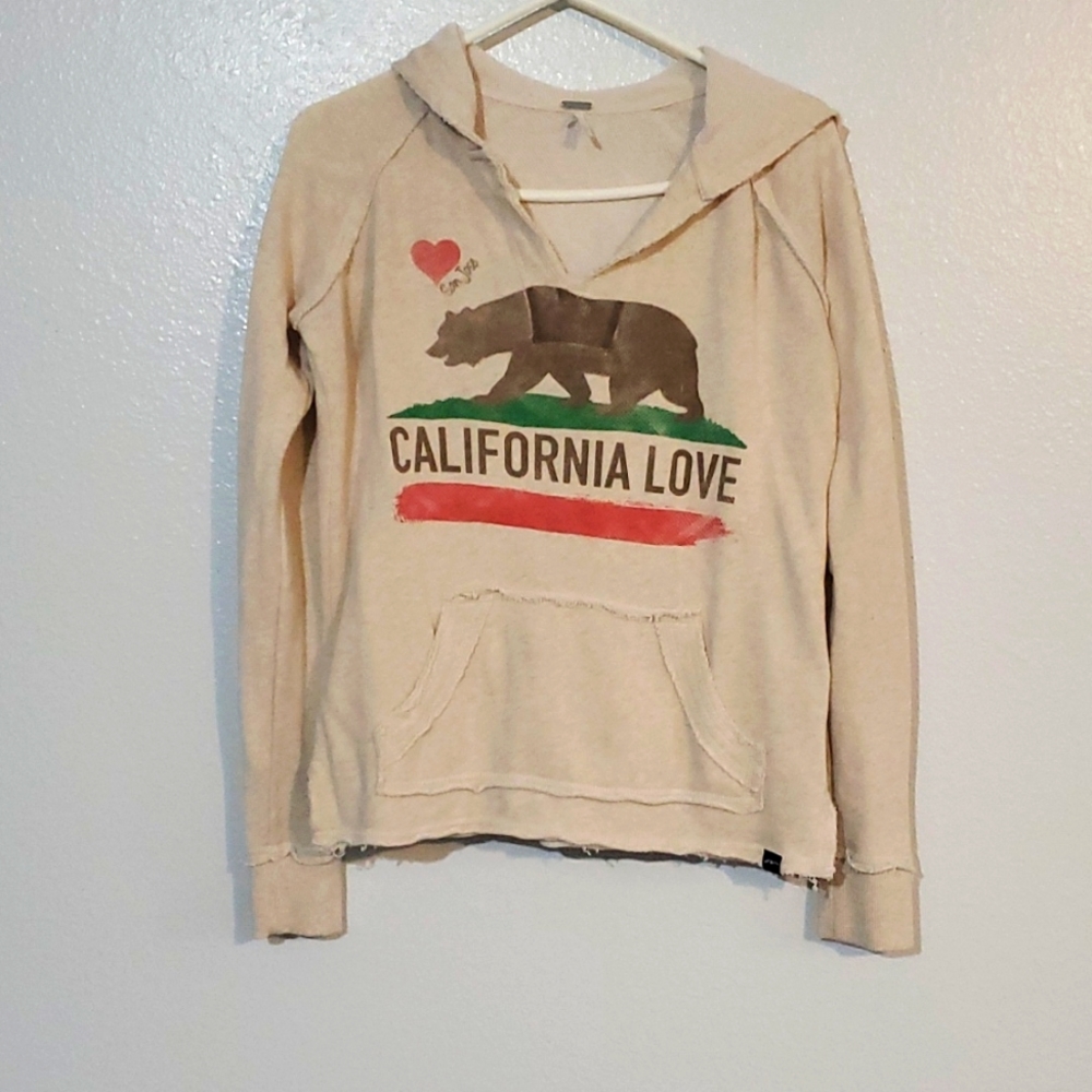 California love pullover by Techstyles size med.